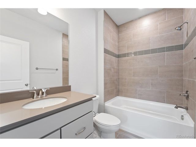 420 High Point Dr A-104, Longmont, CO 80504