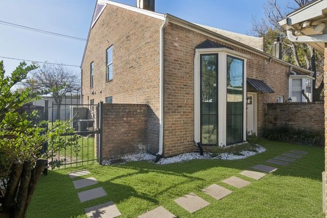 525 W 30th Street, Houston, TX 77018