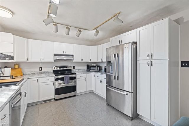 3233 Brookbridge RD, Virginia Beach, VA 23452