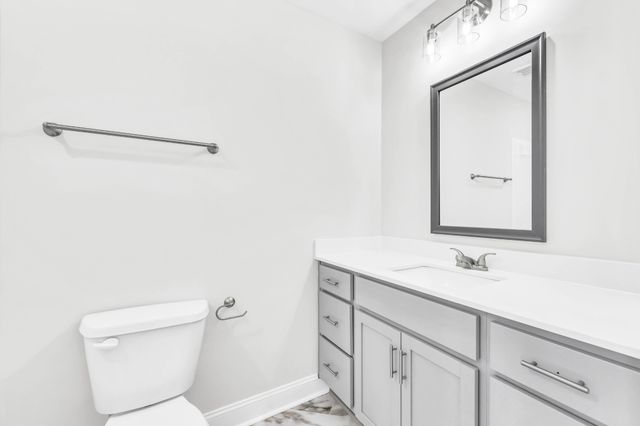 103 Quarry Point Dr, Clarksville, TN 37043