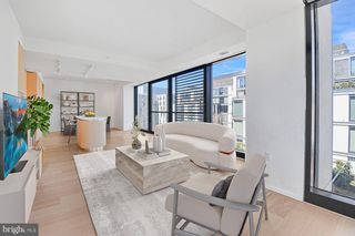 925 H St NW Apt 909, Washington, DC 20001
