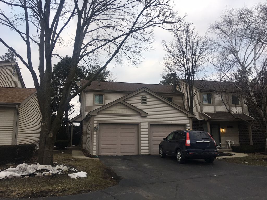 330 E Forest Knoll Drive, Palatine, IL 60074