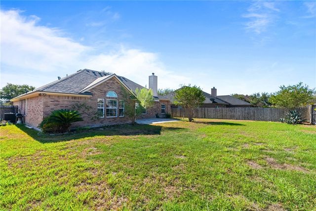 7609 Loire Blvd, Corpus Christi, TX 78414