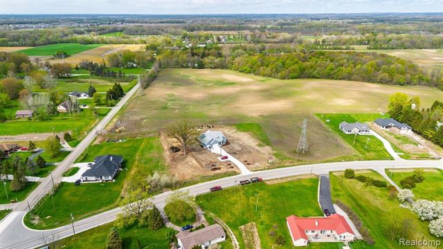 54229 Fairchild Road, Macomb, MI 48042