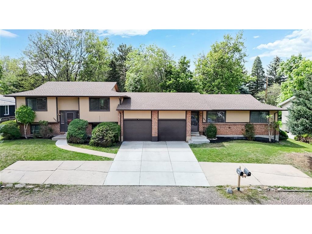 1395 Yank St, Golden, CO 80401
