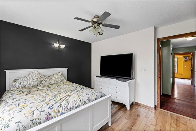 24129 Hollingsworth Road, Mclouth, KS 66054