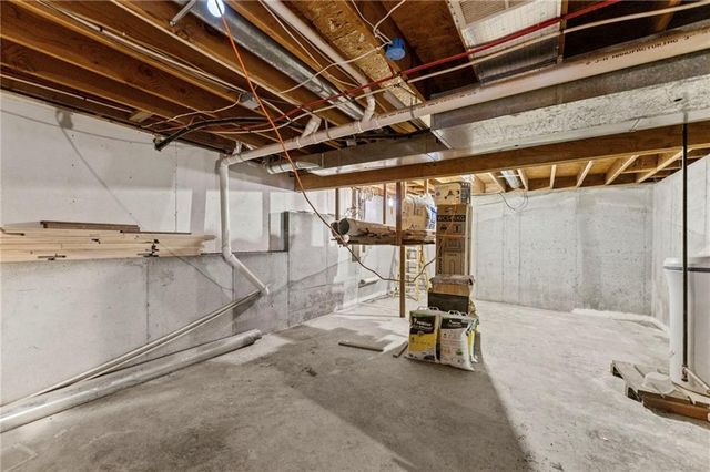 24129 Hollingsworth Road, Mclouth, KS 66054