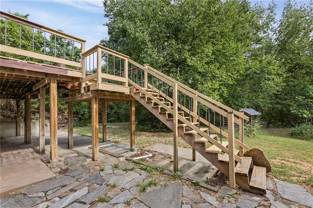 24129 Hollingsworth Road, Mclouth, KS 66054