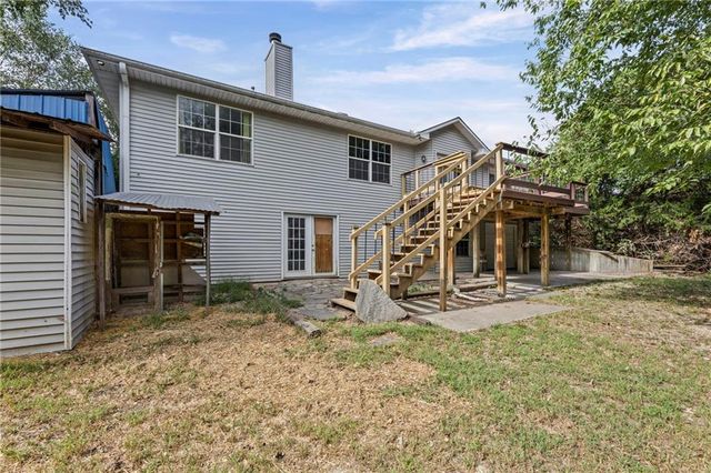 24129 Hollingsworth Road, Mclouth, KS 66054