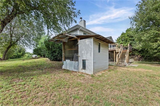 24129 Hollingsworth Road, Mclouth, KS 66054