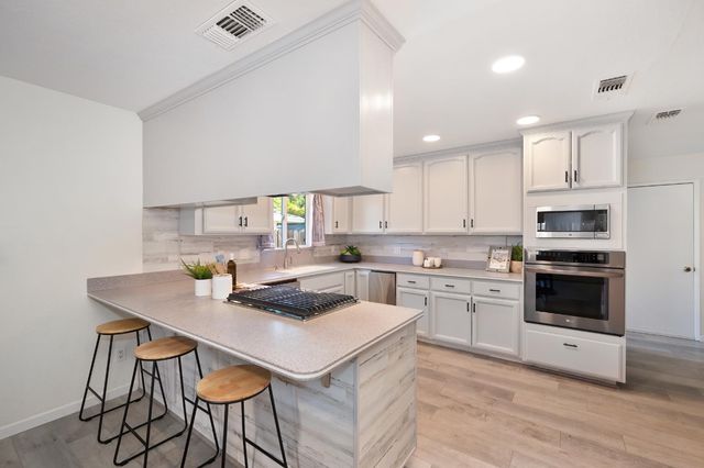 6716 Rinconada Dr, Citrus Heights, CA 95610