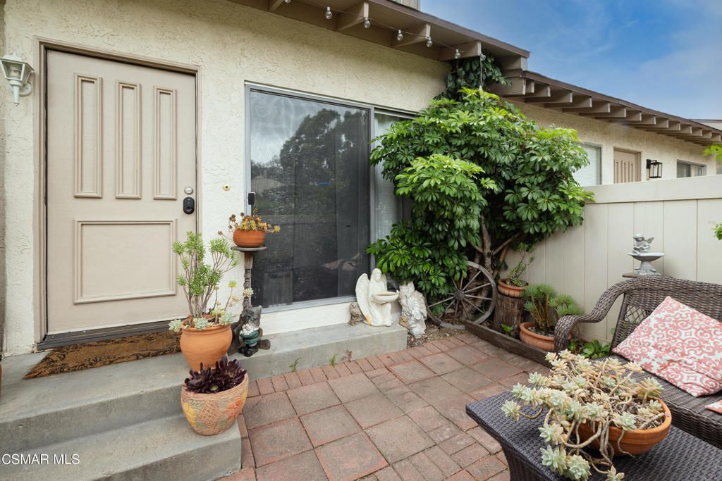 Image 2 of property listing at 1258 Ramona Drive, Newbury Park, CA 91320