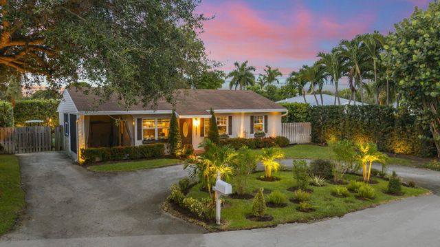 2205 W Pineridge Court, Delray Beach, FL 33444