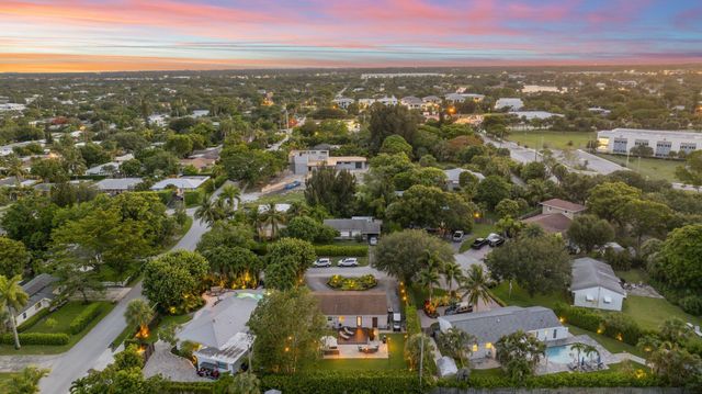2205 W Pineridge Court, Delray Beach, FL 33444