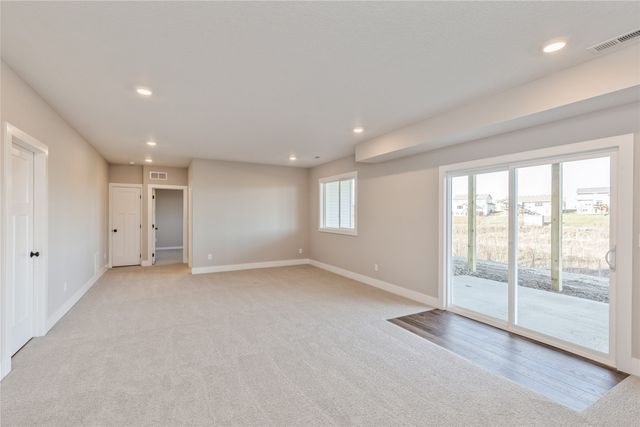 5612 NE Creek Ridge Drive, Ankeny, IA 50021