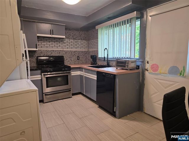230 Lafayette Place 3D, Englewood, NJ 07631