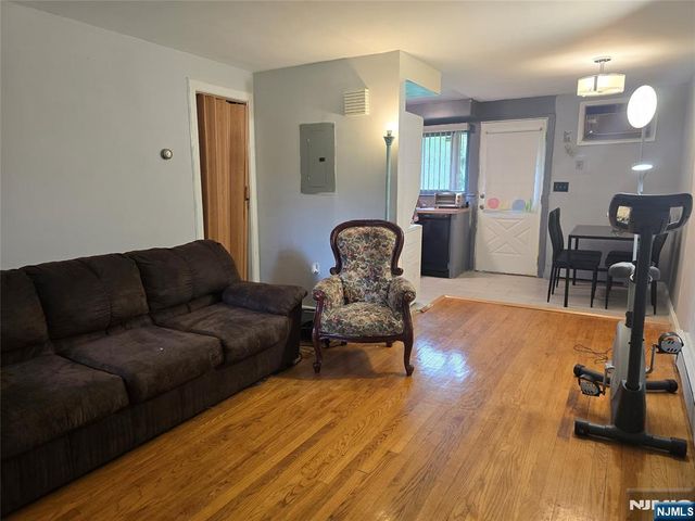 230 Lafayette Place 3D, Englewood, NJ 07631