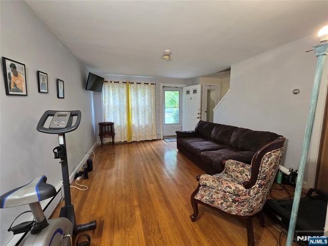 230 Lafayette Place 3D, Englewood, NJ 07631