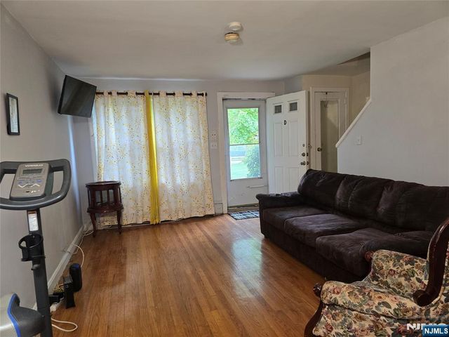 230 Lafayette Place 3D, Englewood, NJ 07631