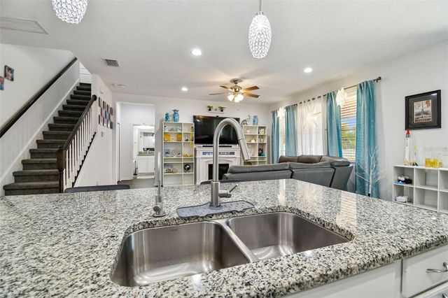 12112 LEDBURY COMMONS DRIVE, Gibsonton, FL 33534