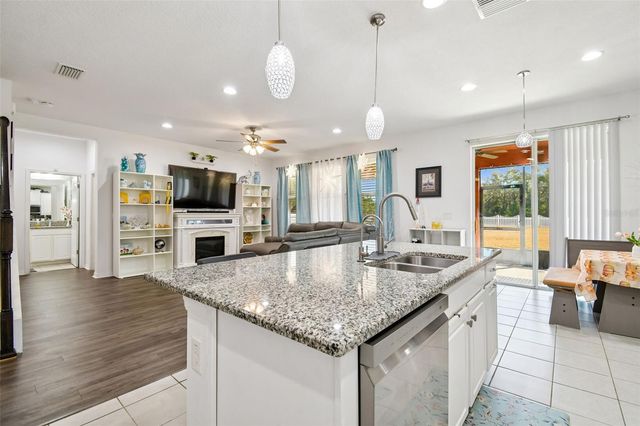 12112 LEDBURY COMMONS DRIVE, Gibsonton, FL 33534