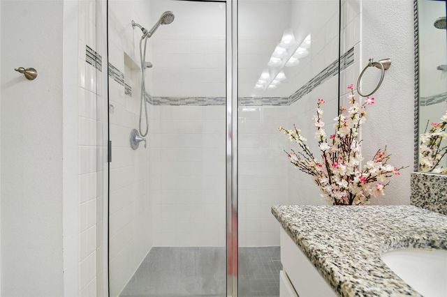 12112 LEDBURY COMMONS DRIVE, Gibsonton, FL 33534