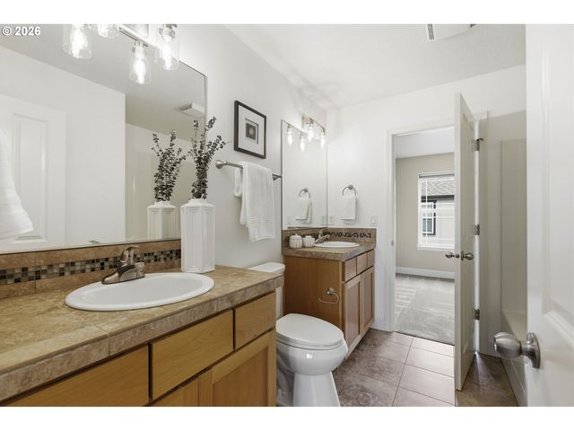 6747 N SALEM Ave, Portland, OR 97203