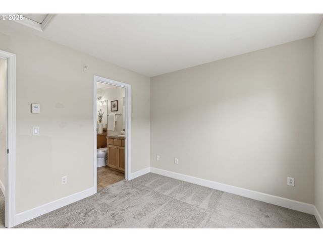 6747 N SALEM Ave, Portland, OR 97203