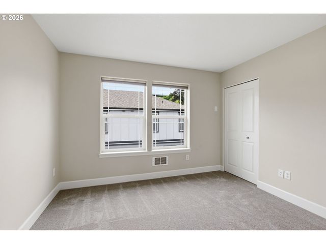 6747 N SALEM Ave, Portland, OR 97203