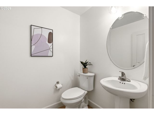 6747 N SALEM Ave, Portland, OR 97203