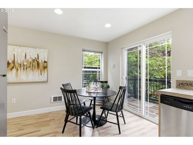 6747 N SALEM Ave, Portland, OR 97203