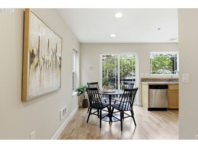 6747 N SALEM Ave, Portland, OR 97203