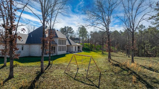 2990 Orchard View Drive, Conway, AR 72034