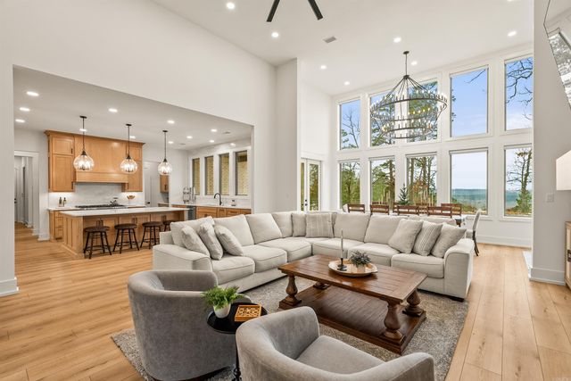 2990 Orchard View Drive, Conway, AR 72034