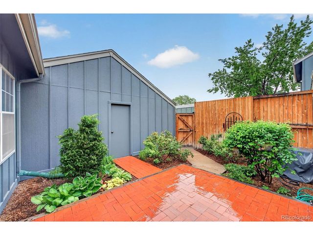 8672 E Amherst Dr F, Denver, CO 80231