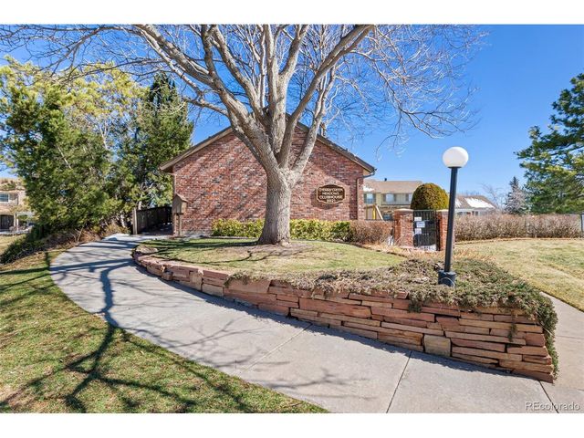 8672 E Amherst Dr F, Denver, CO 80231
