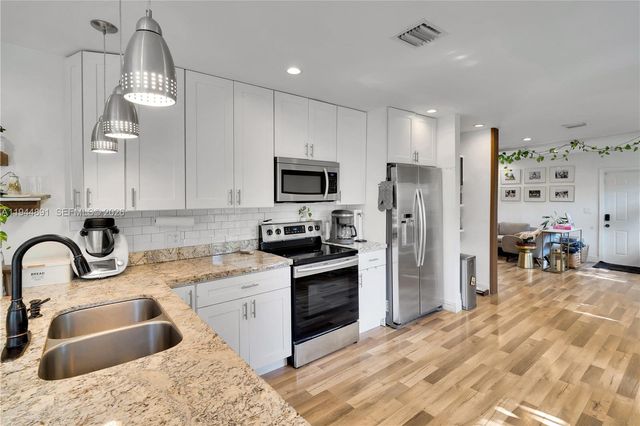 1450 SW 20th Ave -, Miami, FL 33145