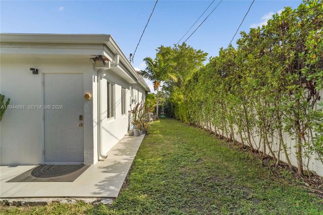 1450 SW 20th Ave -, Miami, FL 33145