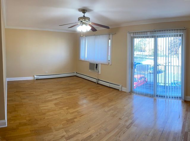 693 E Fullerton Avenue 205, Glendale Heights, IL 60139
