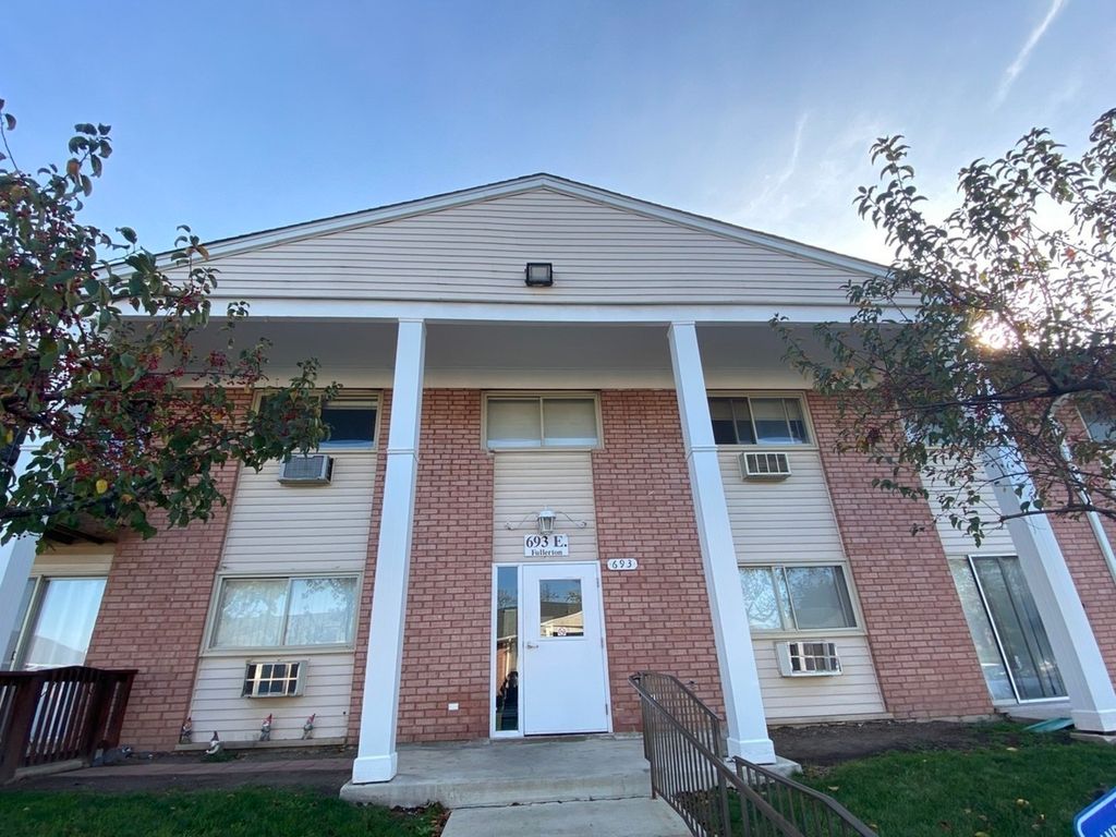 693 E Fullerton Avenue 205, Glendale Heights, IL 60139