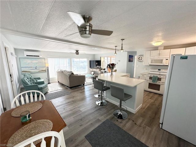 17860 Eglantine LN, Fort Myers Beach, FL 33931