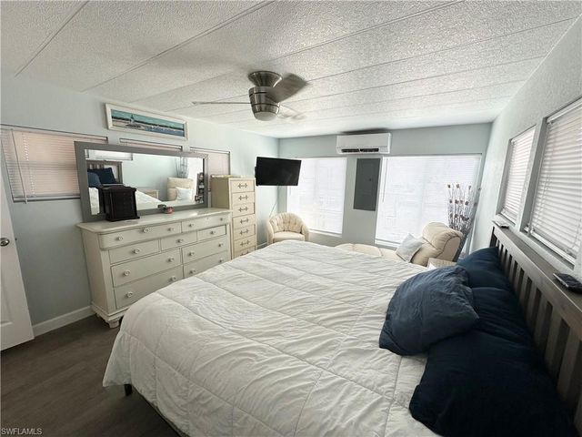 17860 Eglantine LN, Fort Myers Beach, FL 33931