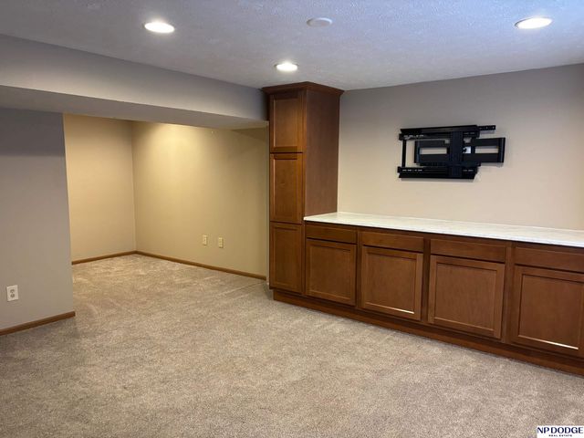 604 Laredo Road, Papillion, NE 68046