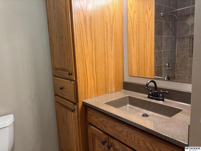 604 Laredo Road, Papillion, NE 68046