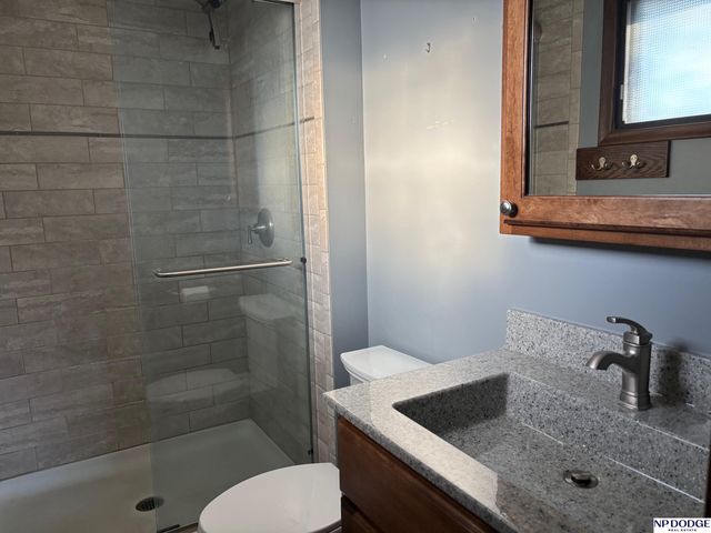 604 Laredo Road, Papillion, NE 68046