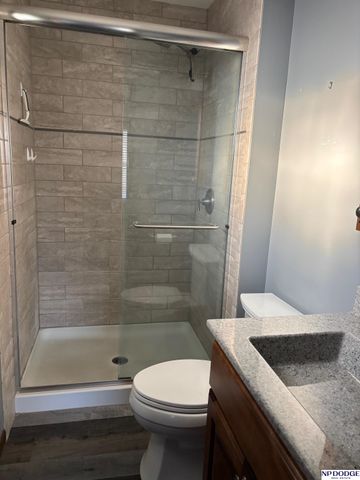 604 Laredo Road, Papillion, NE 68046