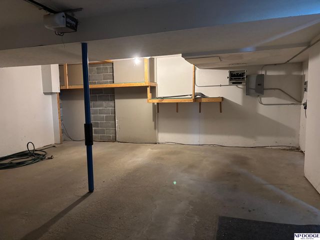 604 Laredo Road, Papillion, NE 68046