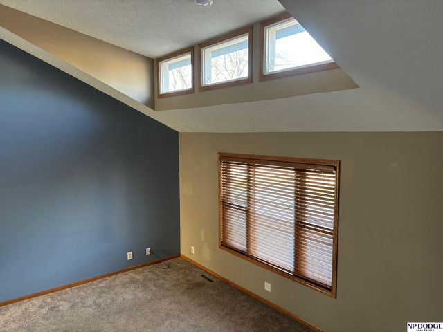 604 Laredo Road, Papillion, NE 68046