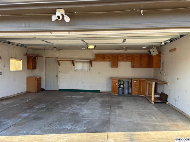 604 Laredo Road, Papillion, NE 68046