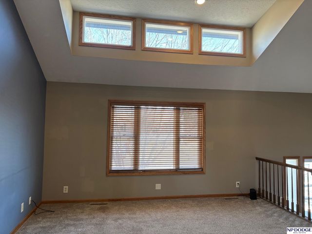 604 Laredo Road, Papillion, NE 68046